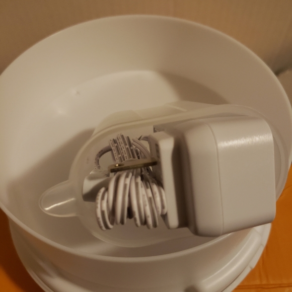 Essential oil diffuser - Picture 3 of 7